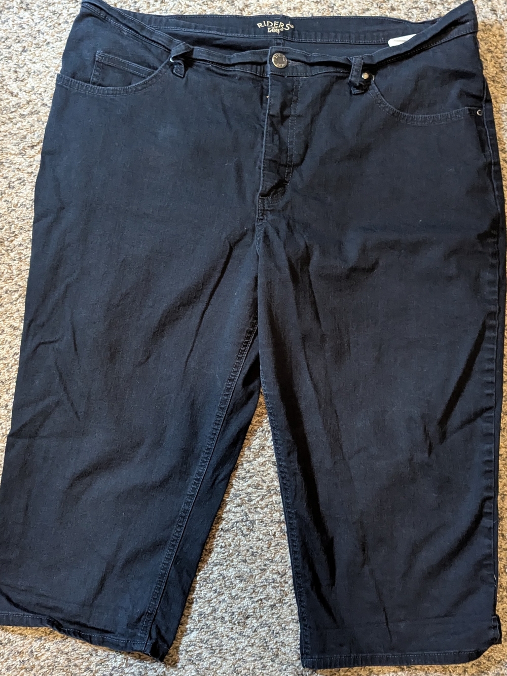 Lee Riders Women's Relaxed Black Jean Capris